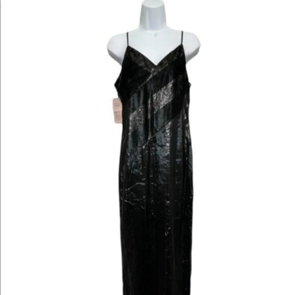 NWT Yumi Kim Black Metallic Velvet Maxi Dress Size Medium - Picture 6 of 13
